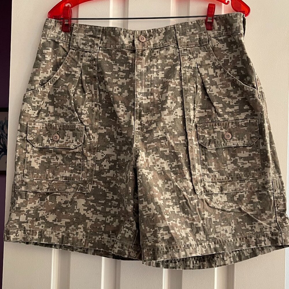 CABELLA's Men's camouflage shorts 100% heavyweight cotton - sz 34 -8 pockets